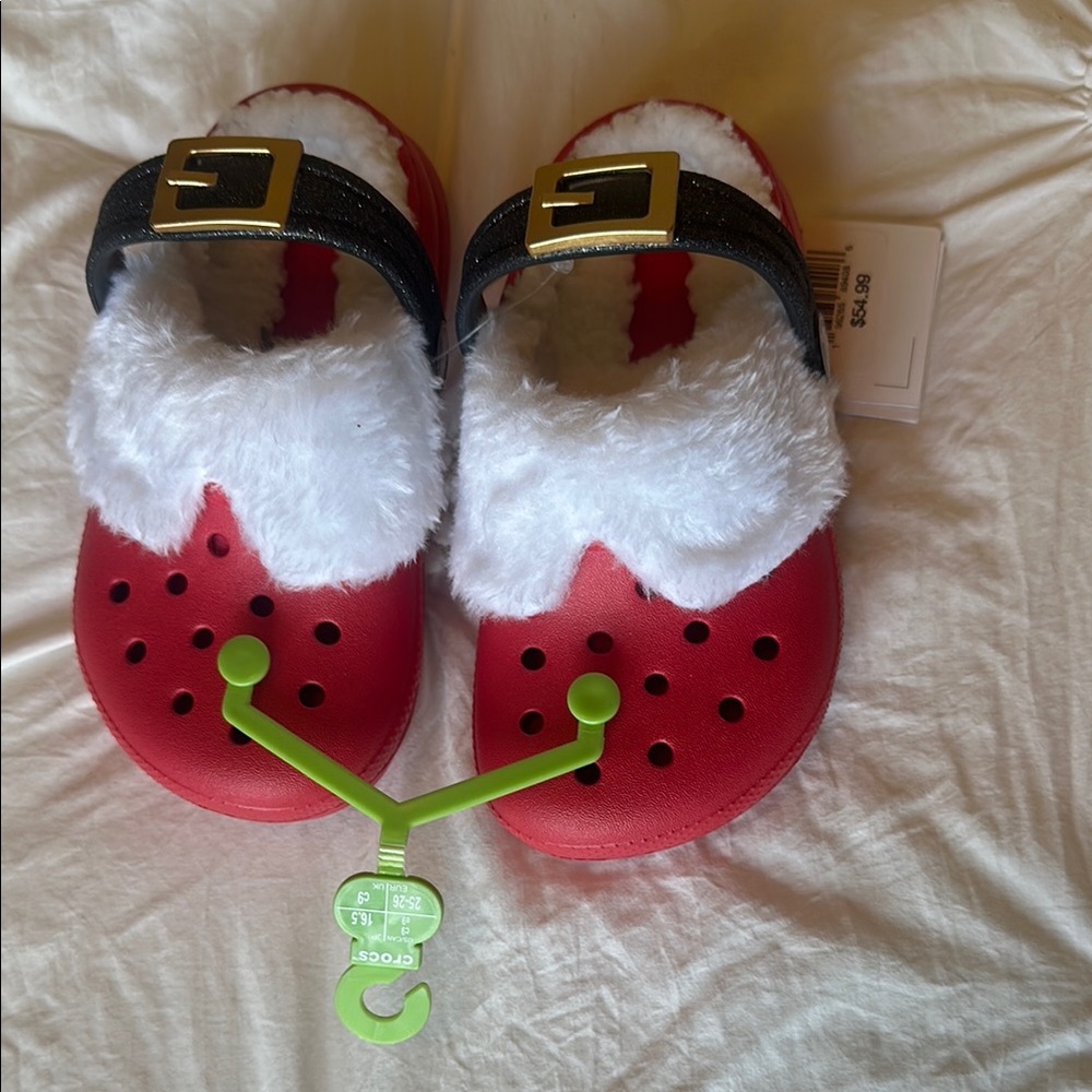 ✅CROCS Red and White SANTA lined clog. Child size c9. Adorable!